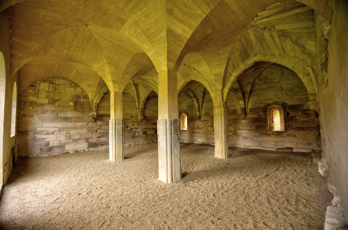 Sala capitular del monasterio de Moreruela desde el ángulo suroeste